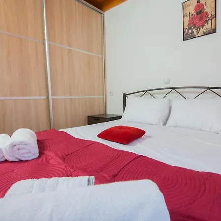 Guest house Traditional In The Village