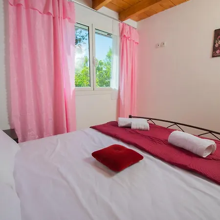 Traditional In The Village Guest house