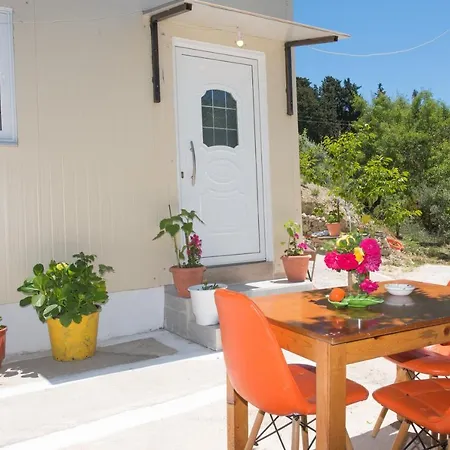 Traditional In The Village Guest house *