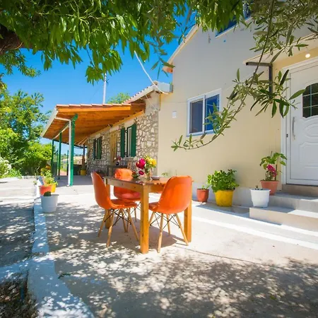 Guest house Traditional In The Village *