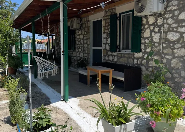 Basil & Guest house 3*