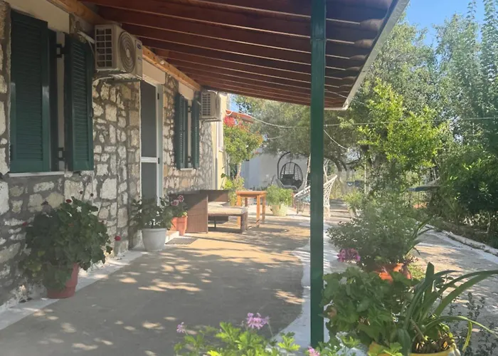 Basil & Guest house 3*